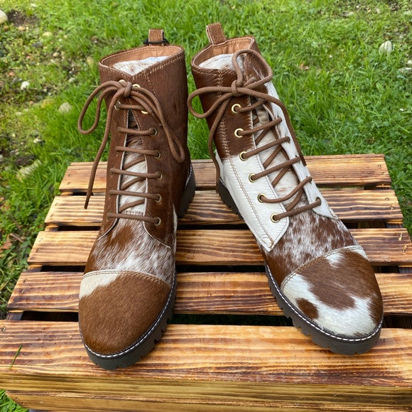 SIZE 10 Cowhide Boots - Picture 2 of 5